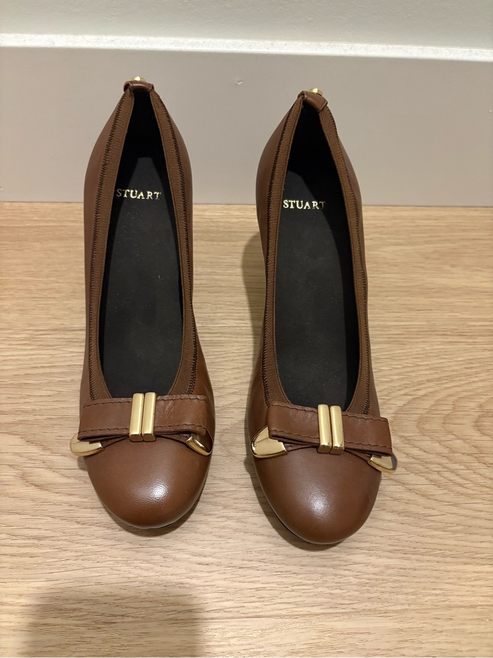 Stuart Weitzman Lynx New Brown Leather Ballet Flats with Gold Accent Size 7